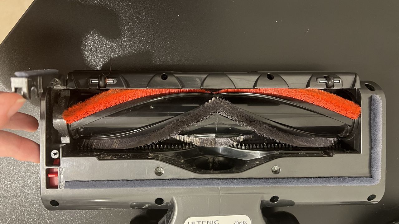 The Ultenic U16 Flex Vacuum brush