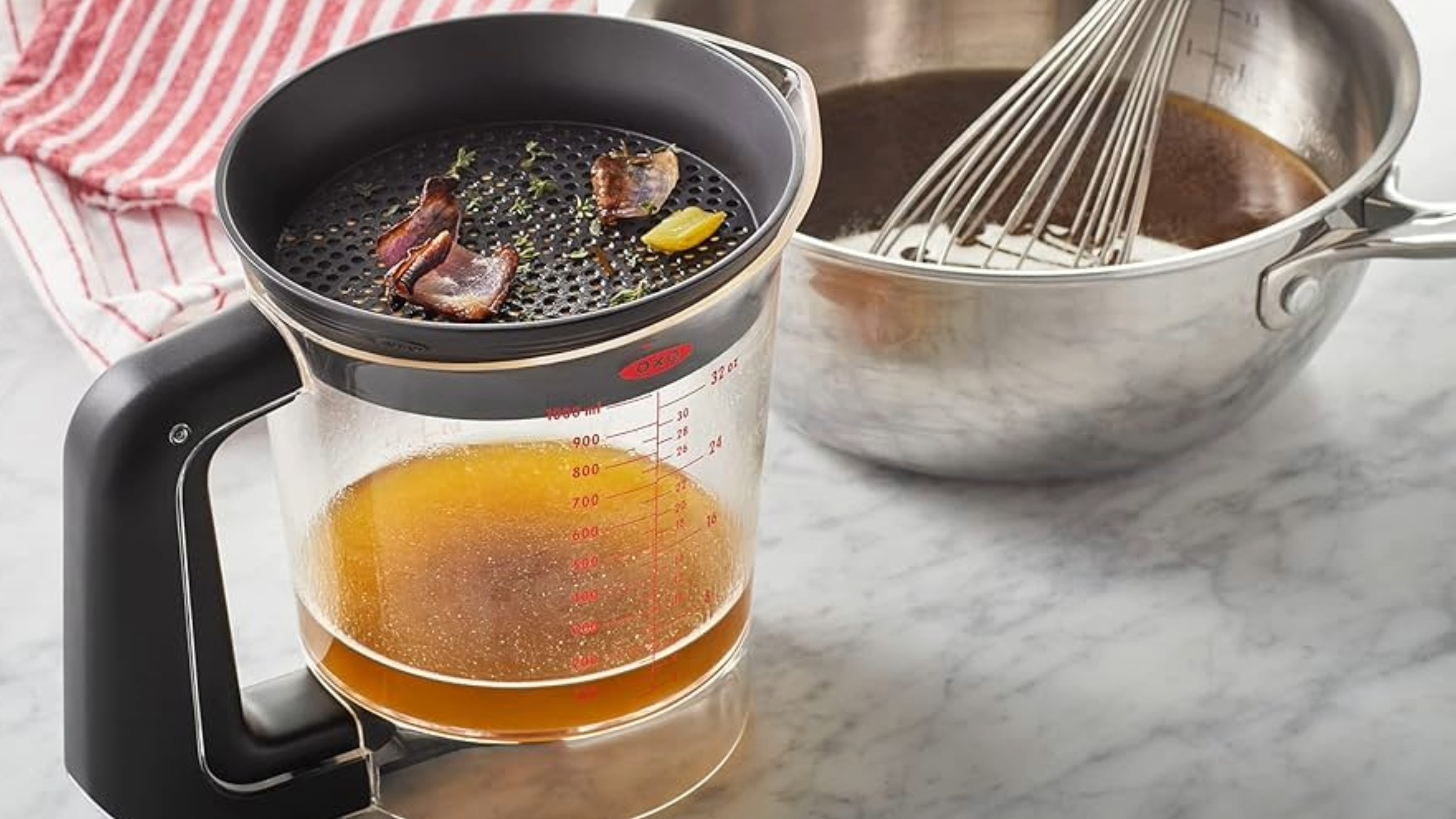 OXO gravy jug with fat separator 