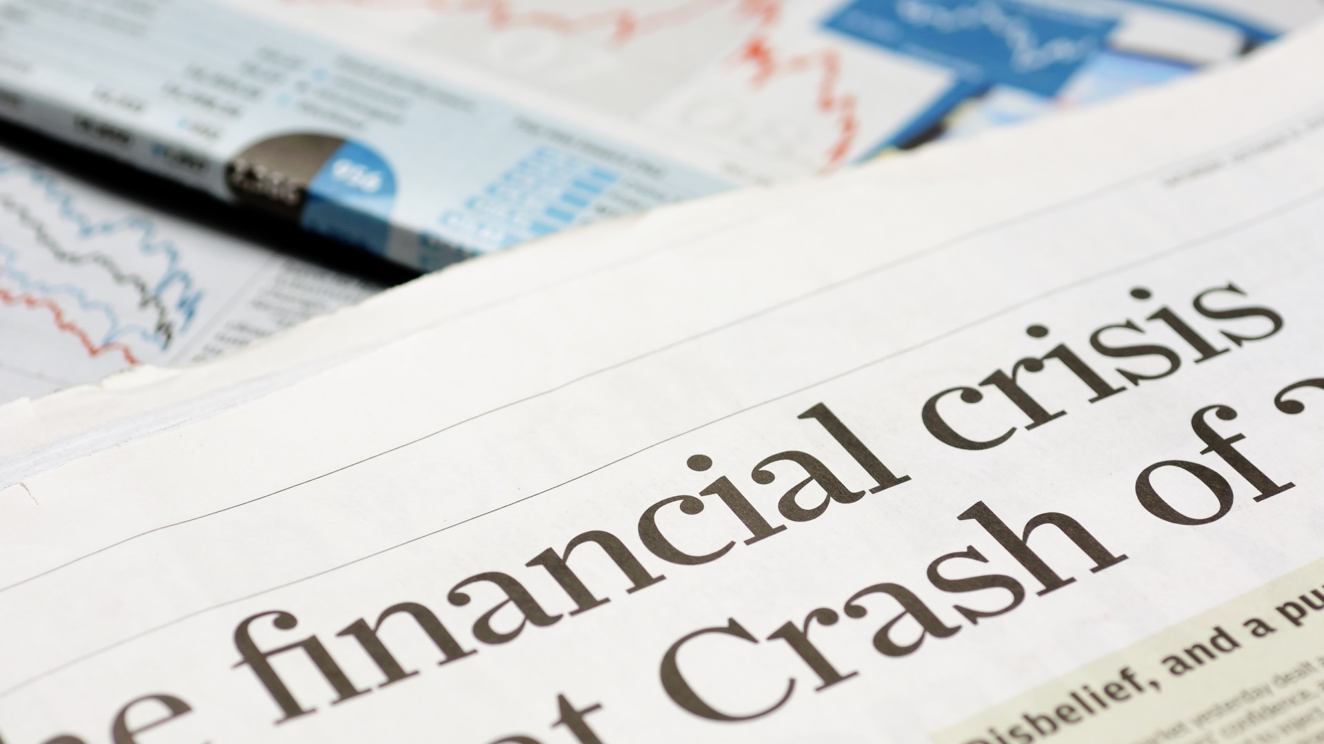 Newspapers detailing the 2008 financial crash