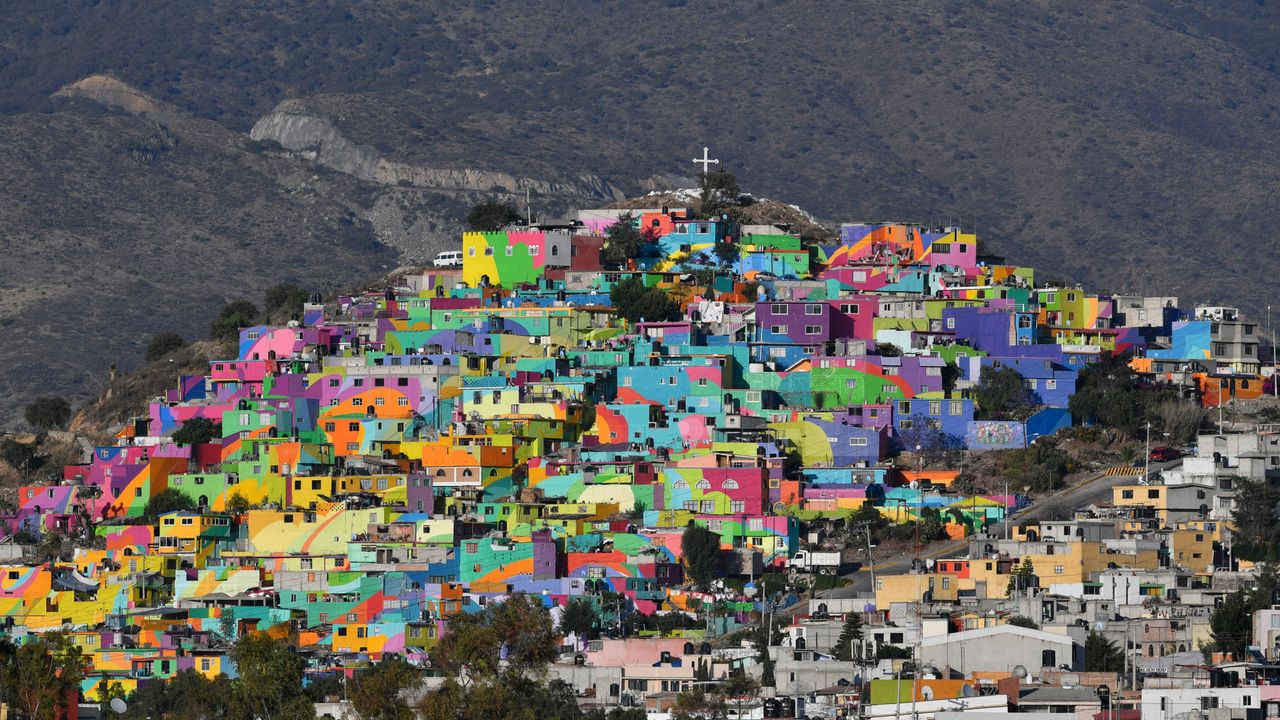 Colourful houses in Hidalgo, Mexico