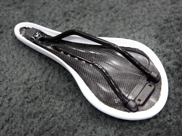 Carbon fiber keeps things light on Arundel's new saddle but it's the surprisingly flexible shell (a la fi'zi:k's Aliante Twin Flex) that looks the most interesting to ride.