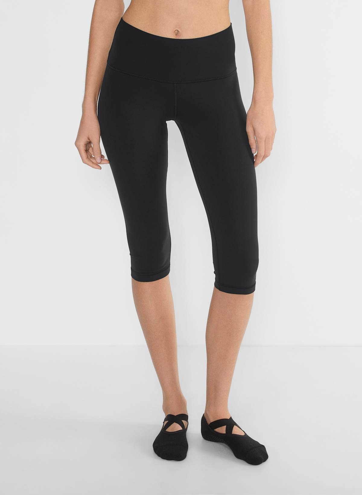 aritzia, BUTTER New Cheeky Hi-Rise Capri
