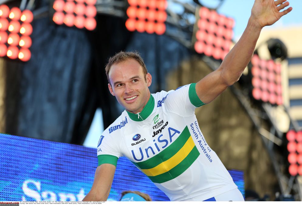 Steele von Hoff waves to the crowds