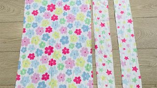 How to make a tote bag; flower fabric cut into thin strips