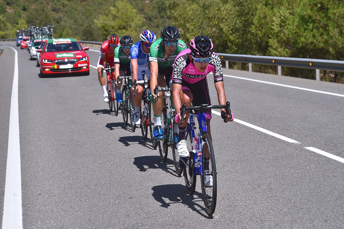 Juan Felipe Osorio (Manzana Postobon) leads the breakaway