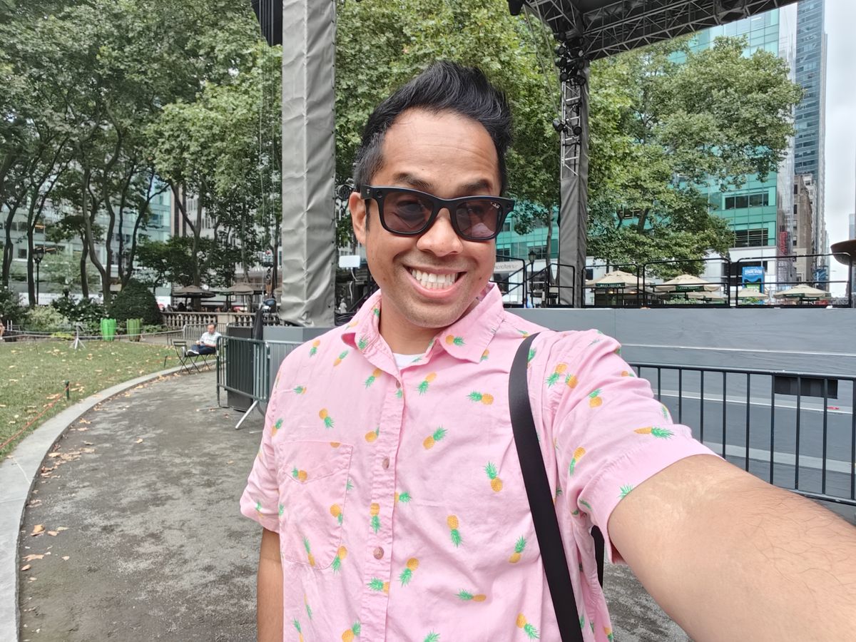 OnePlus Open inner selfie sample.