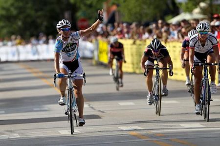 Theresa Cliff-Ryan (Colavita/baci pb Cooking Light) wins the women's national criterium championship.