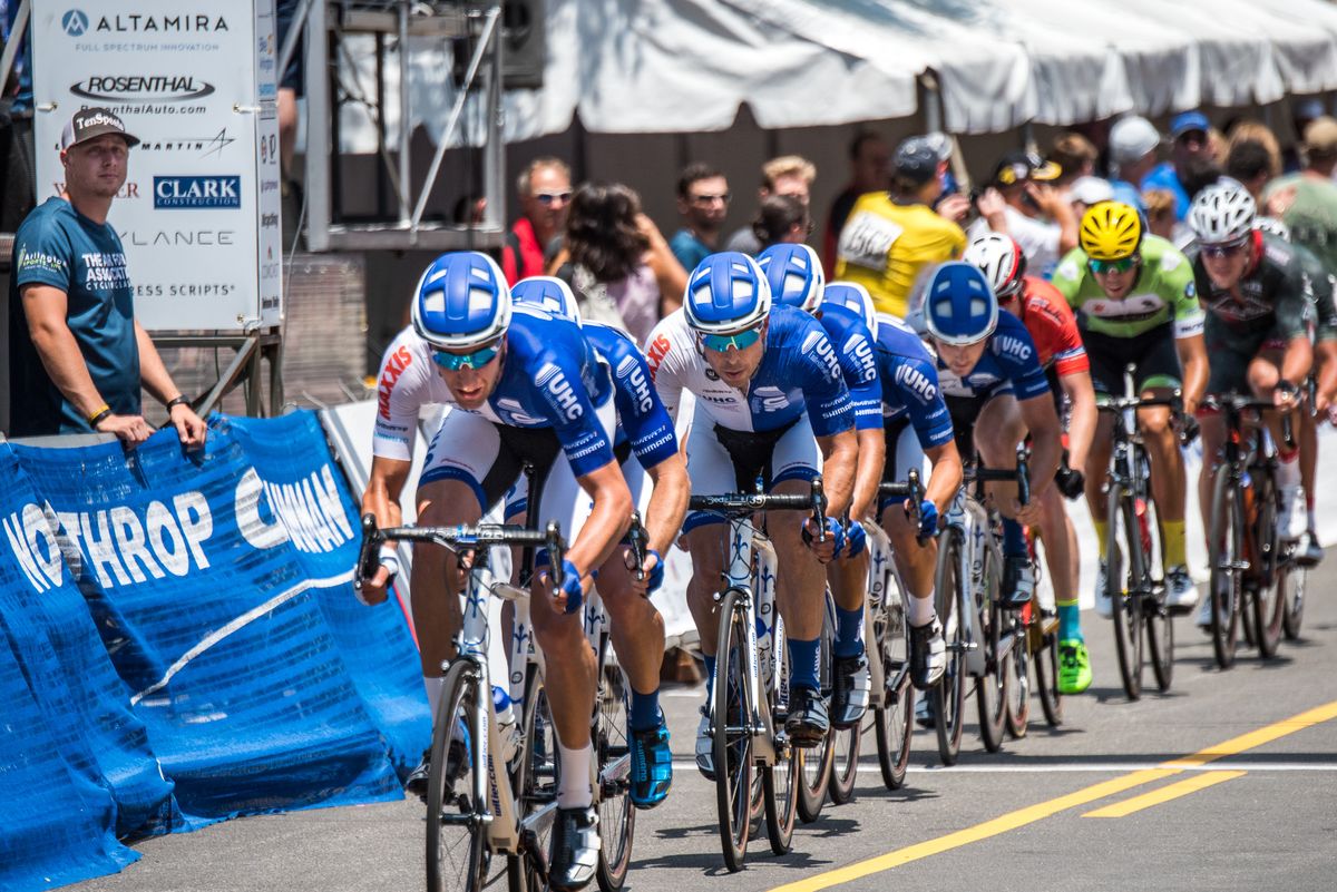 UnitedHealthcare lines up at the front for the final lap