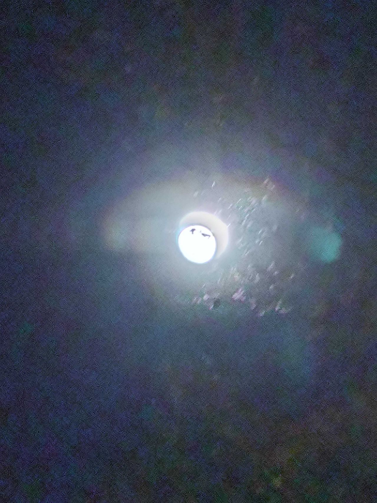 De maan met 10x zoom en nachtmodus