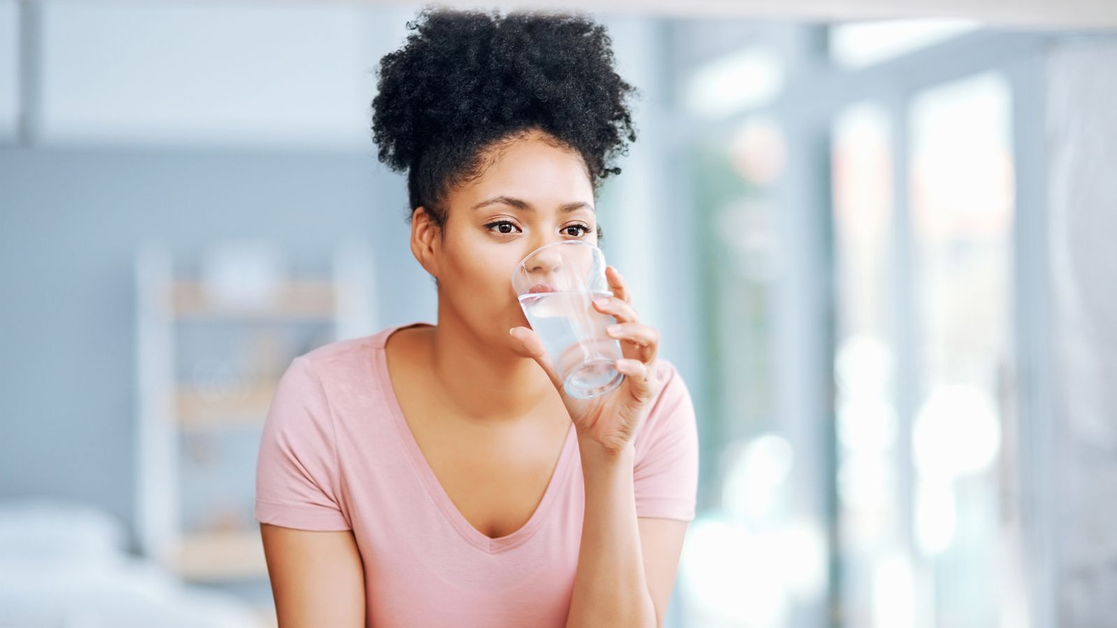 Does drinking water help your skin? | Fit&Well