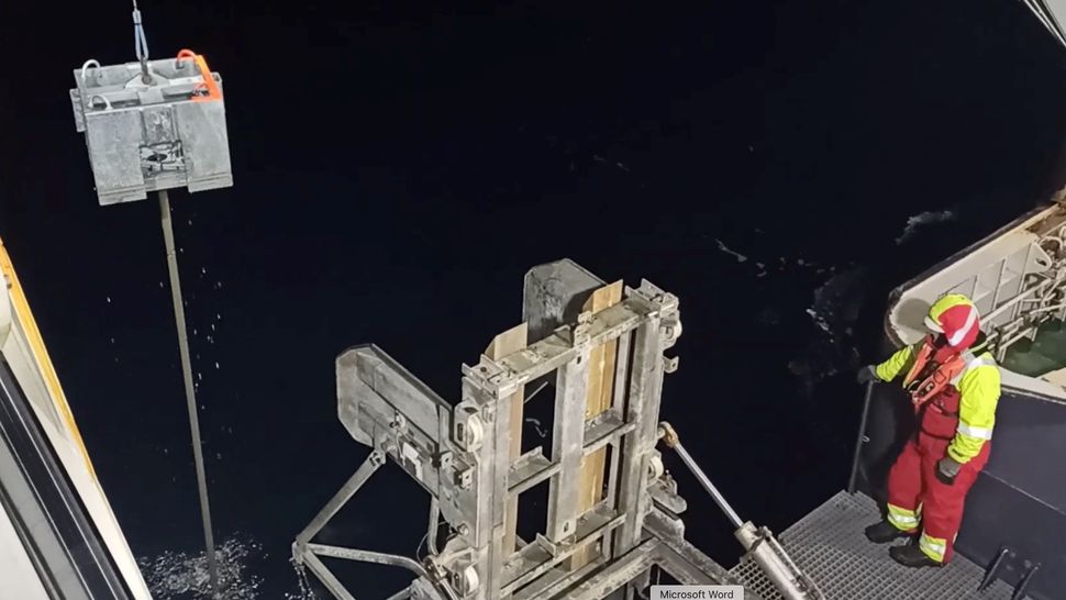 Huge methane cache beneath Arctic could be unlocked by the moon | Live ...