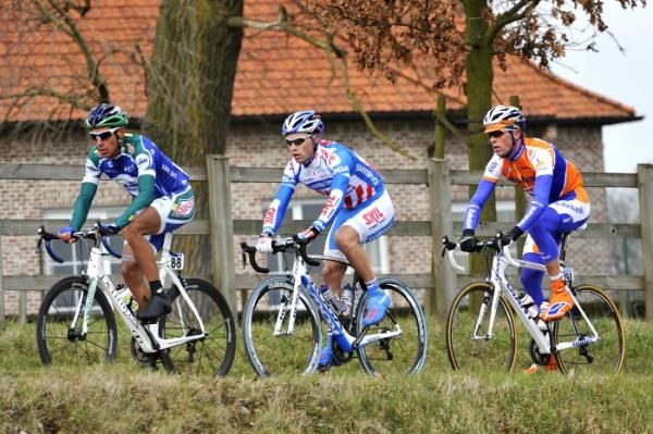 St&eacute;phane Poulhies (Saur-Sojasun) leads the breakaway