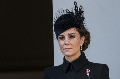 kate middleton sweet tribute poppy brooch