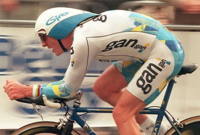 Chris Boardman (Gan) in full time trial mode in 1996