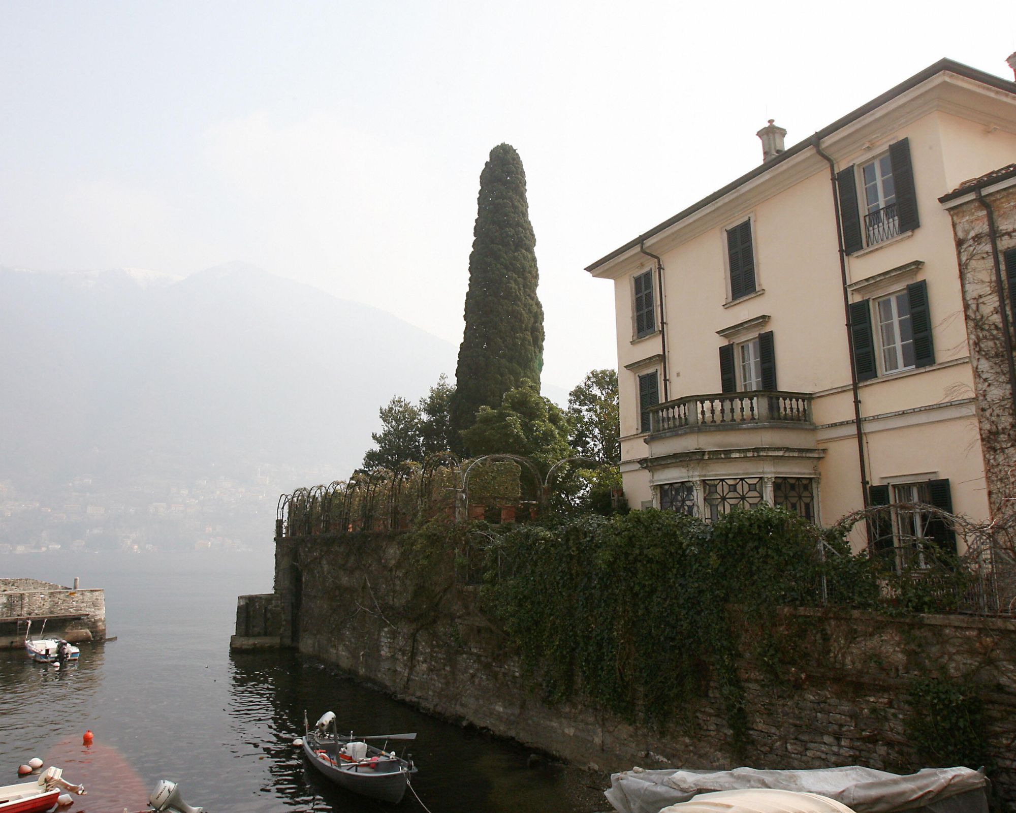 amal and george clooney's lake como house