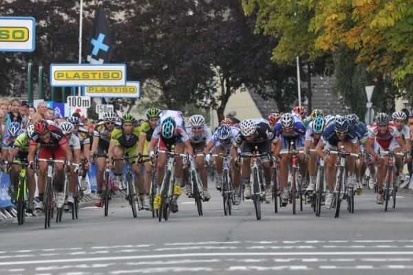 It was a sprint of three main contenders, with De Haes (l), Appollonio and Feillu (r).