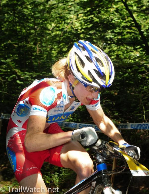 Catherine Pendrel (Luna Pro Team) leading with one lap to go