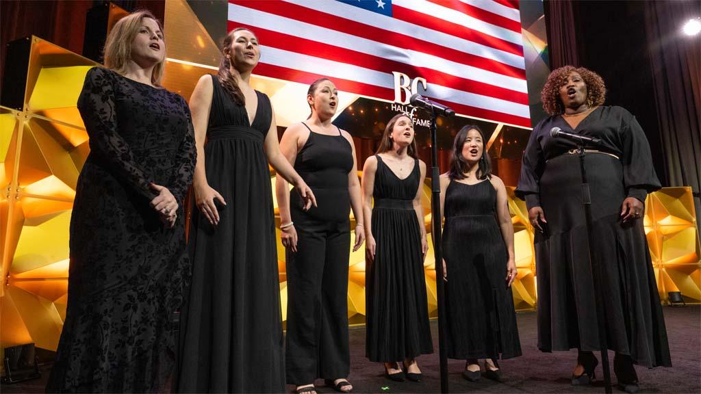 New York-based vocal group Mezzo A Cappella opened Hall of Fame festivities with the national anthem.