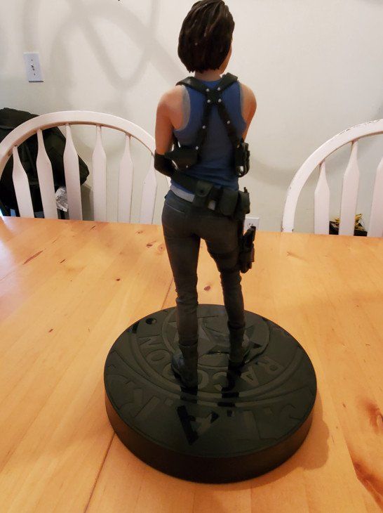 Re3 Jill Statue Rear
