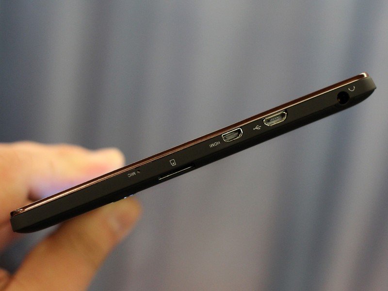 Nextbook Ares 8 connection ports