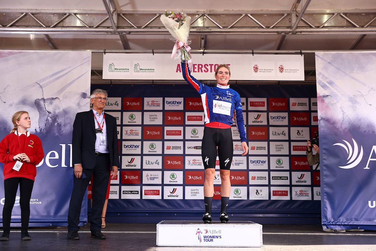 Demi Vollering wears the overall leader&#039;s jersey after winning the stage 3 time trial at the Women&#039;s Tour