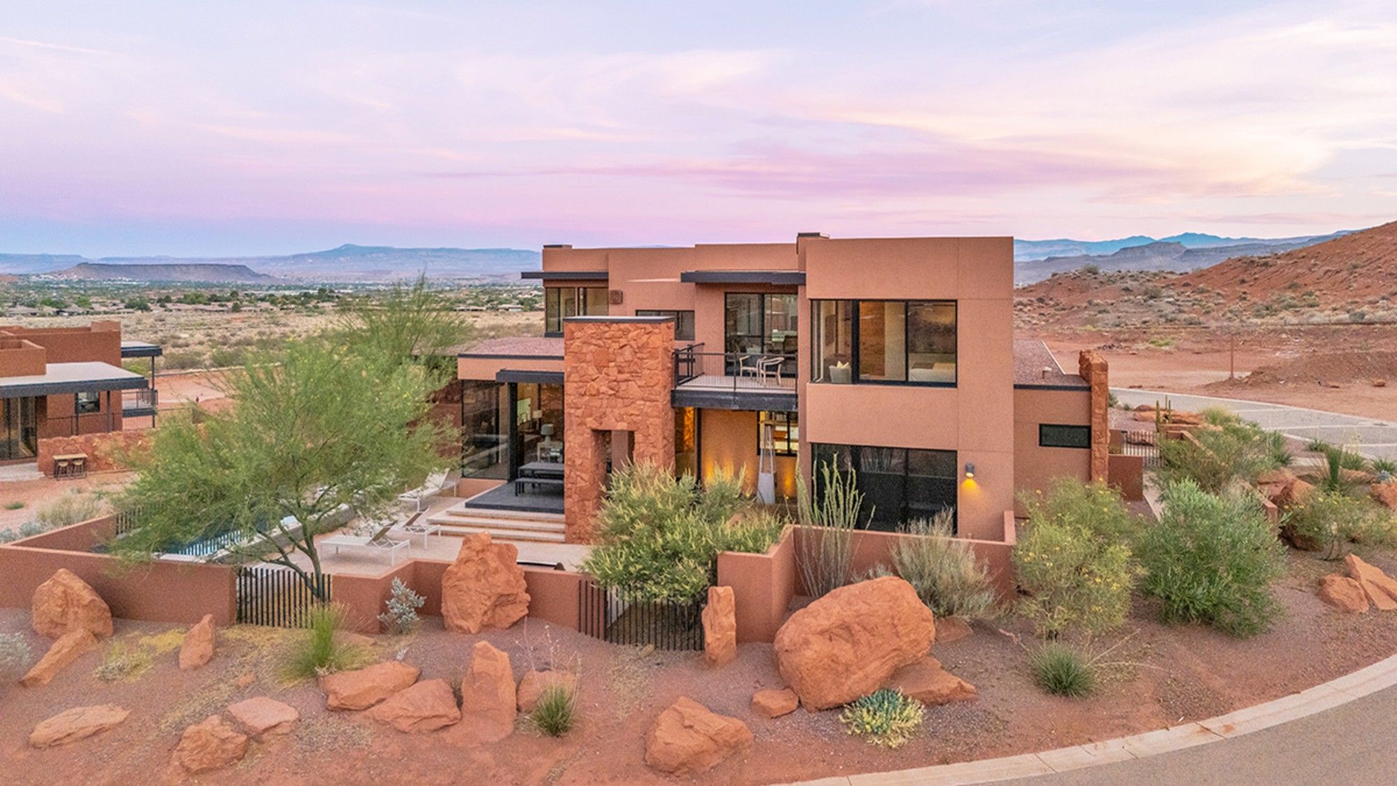 6 sun-kissed homes in the desert
