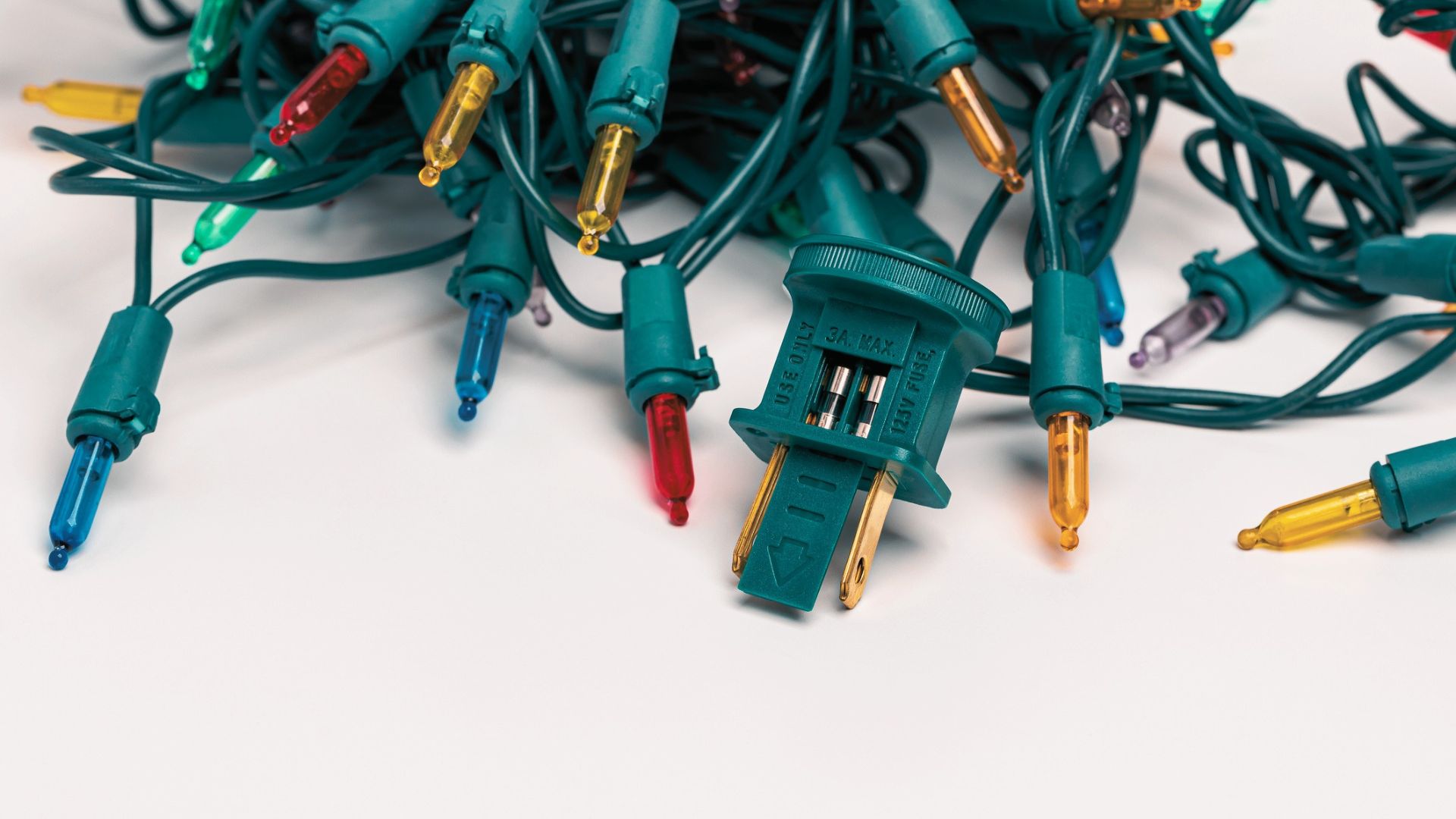 How to fix Christmas lights Tips and tricks from the experts Woman