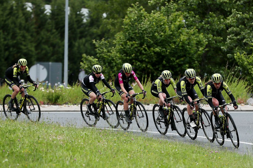 Mitchelton-Scott tried to save Spratt's GC win hopes on the final day at Emakumeen Bira