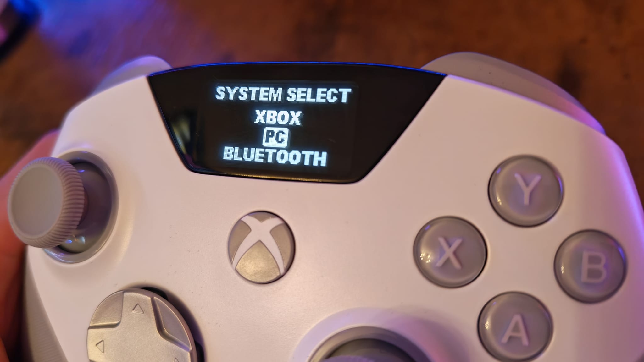 The display on the SteelSeries Aeon Pro