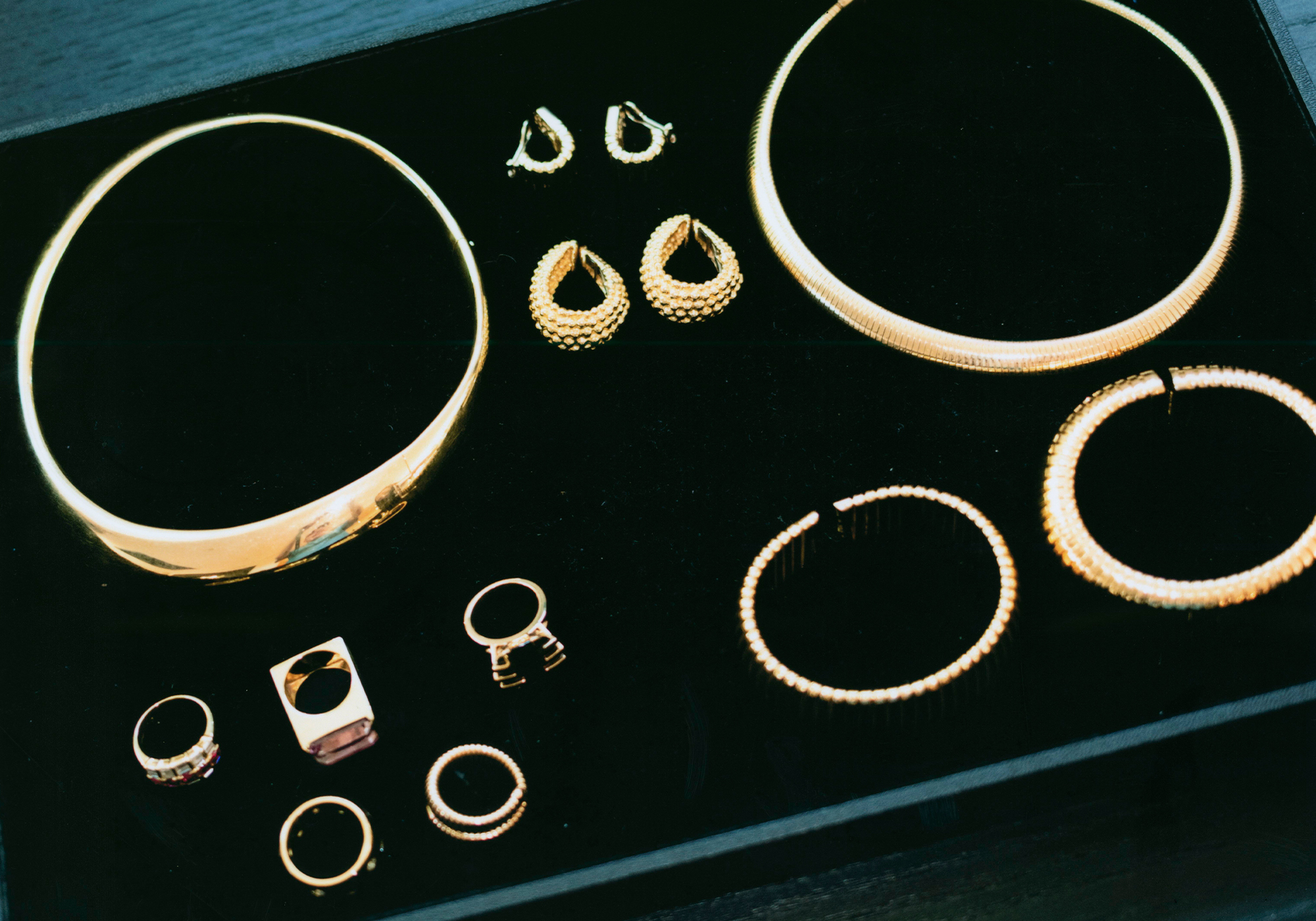 A black tray displaying vintage Bulgari from Beladora jewelry options for Sara Sampaio for the Superman Los Angeles premiere on July 7.