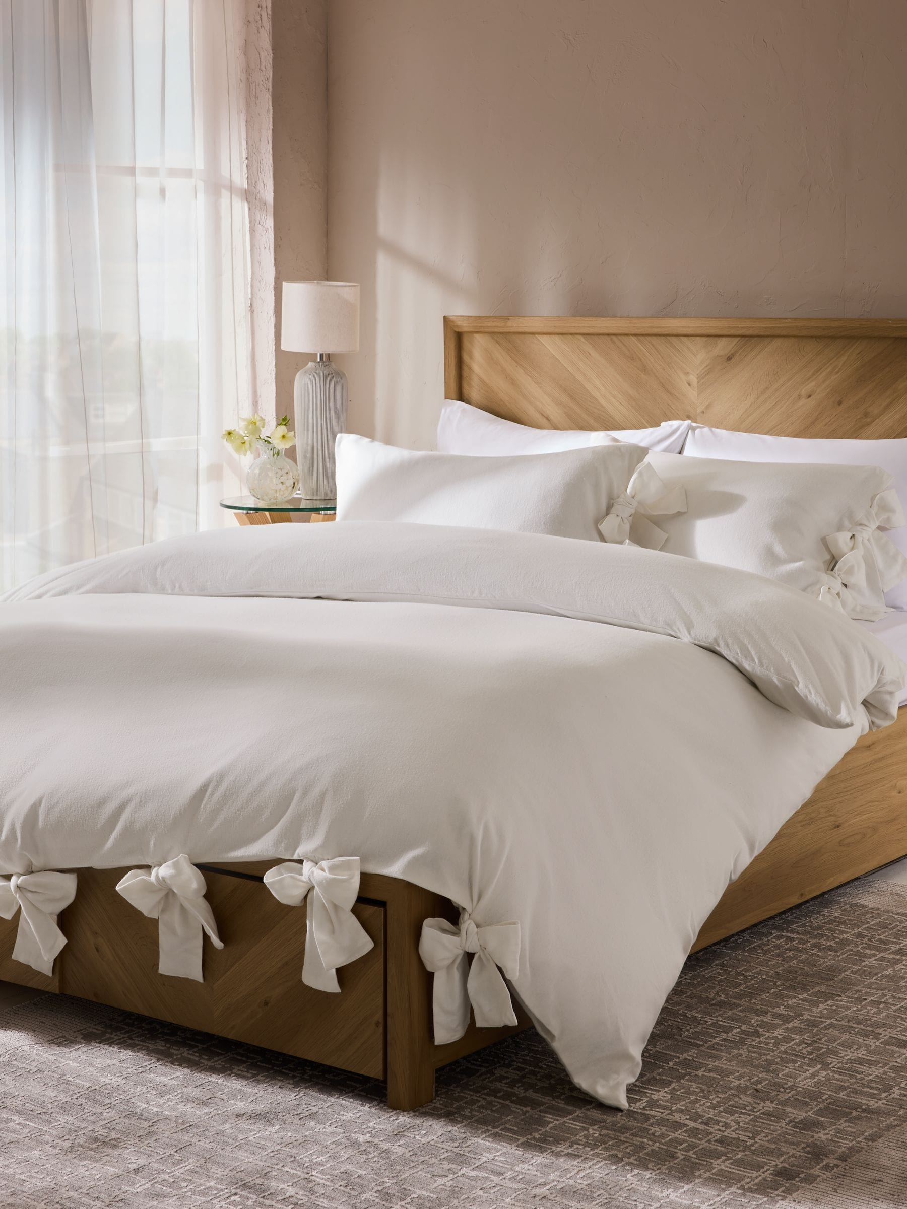 White Supersoft 100% Brushed Cotton Duvet Cover Bow Tie Edge and Pillowcase Set