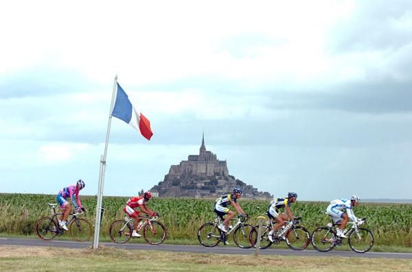 The early break was comprised of (l-r) Adriano Malori, Leonardo Duque, Lieuwe Westra, Johnny Hoogerland and Anthony Roux.