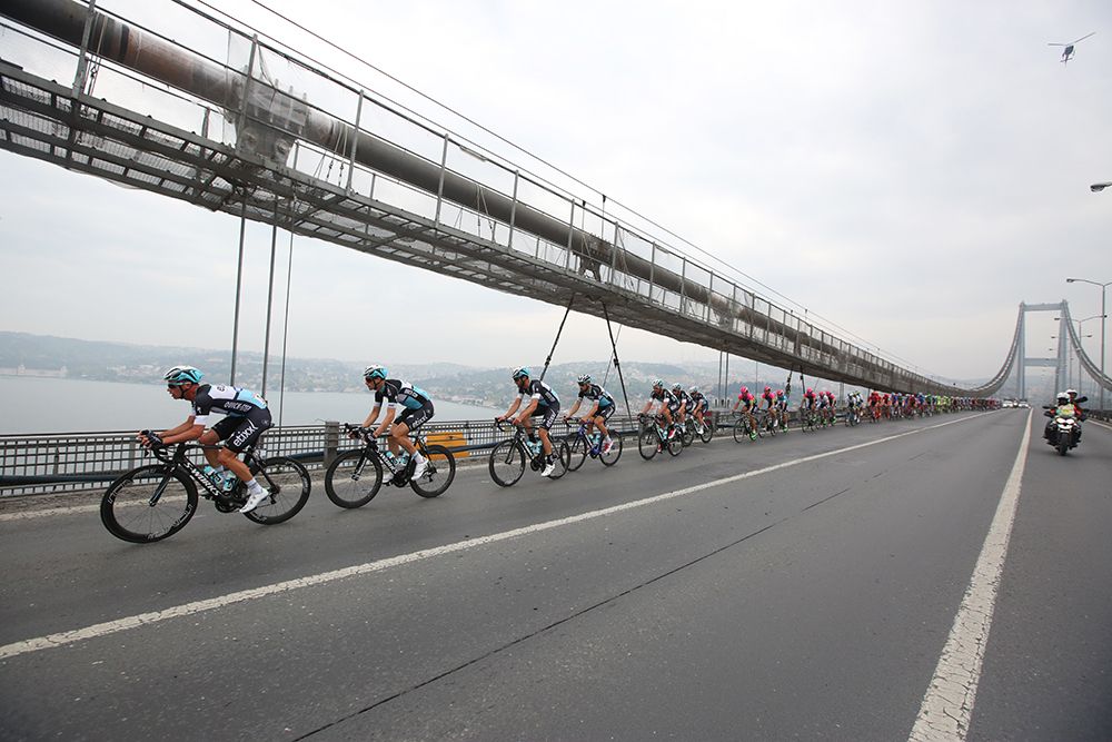 The peloton...