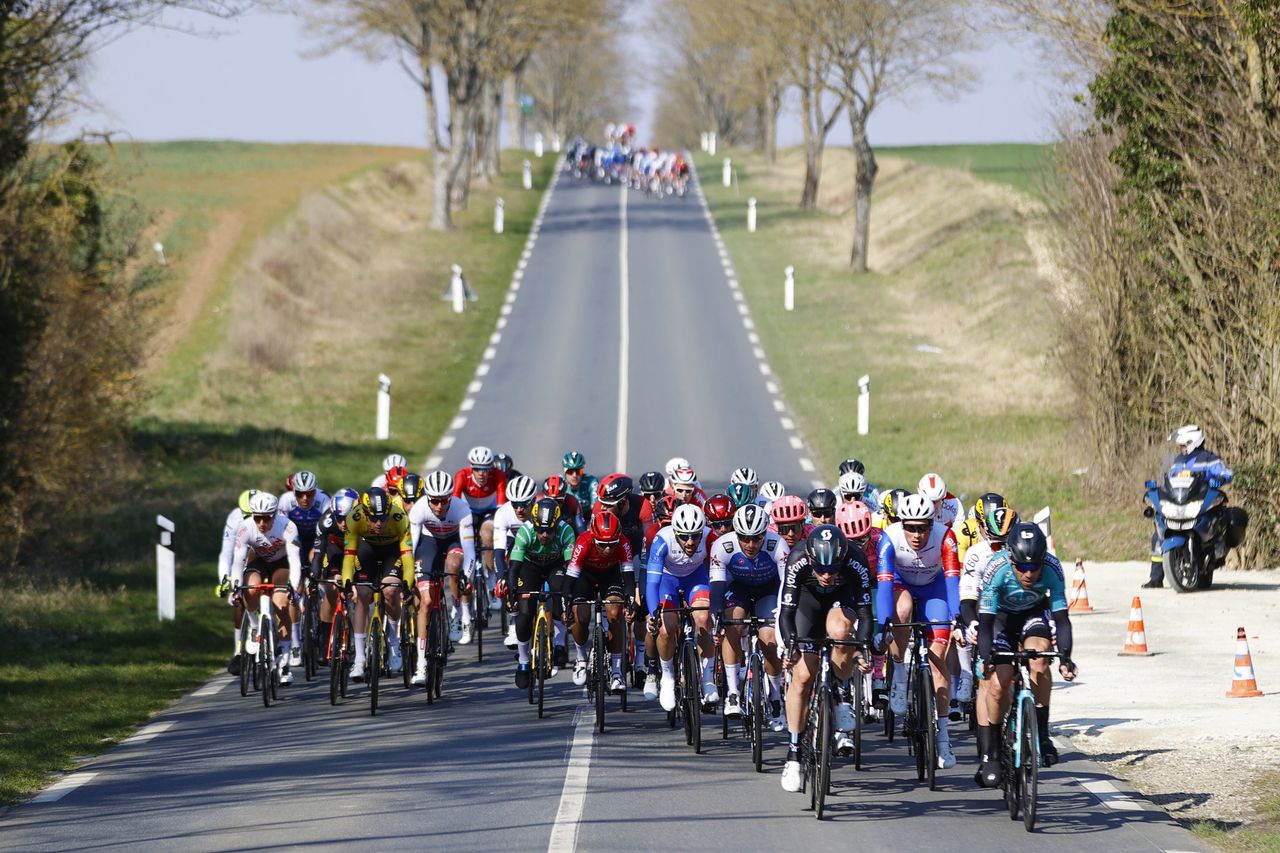 Paris Nice 2022 - 80th Edition - 2nd stage Auffargis - Orleans 159,2 km - 07/03/2022 - Echelons - photo Luis Angel Gomez/SprintCyclingAgency&Acirc;&copy;2022