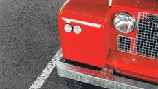 Coolnvintage restores original Land Rovers in Lisbon