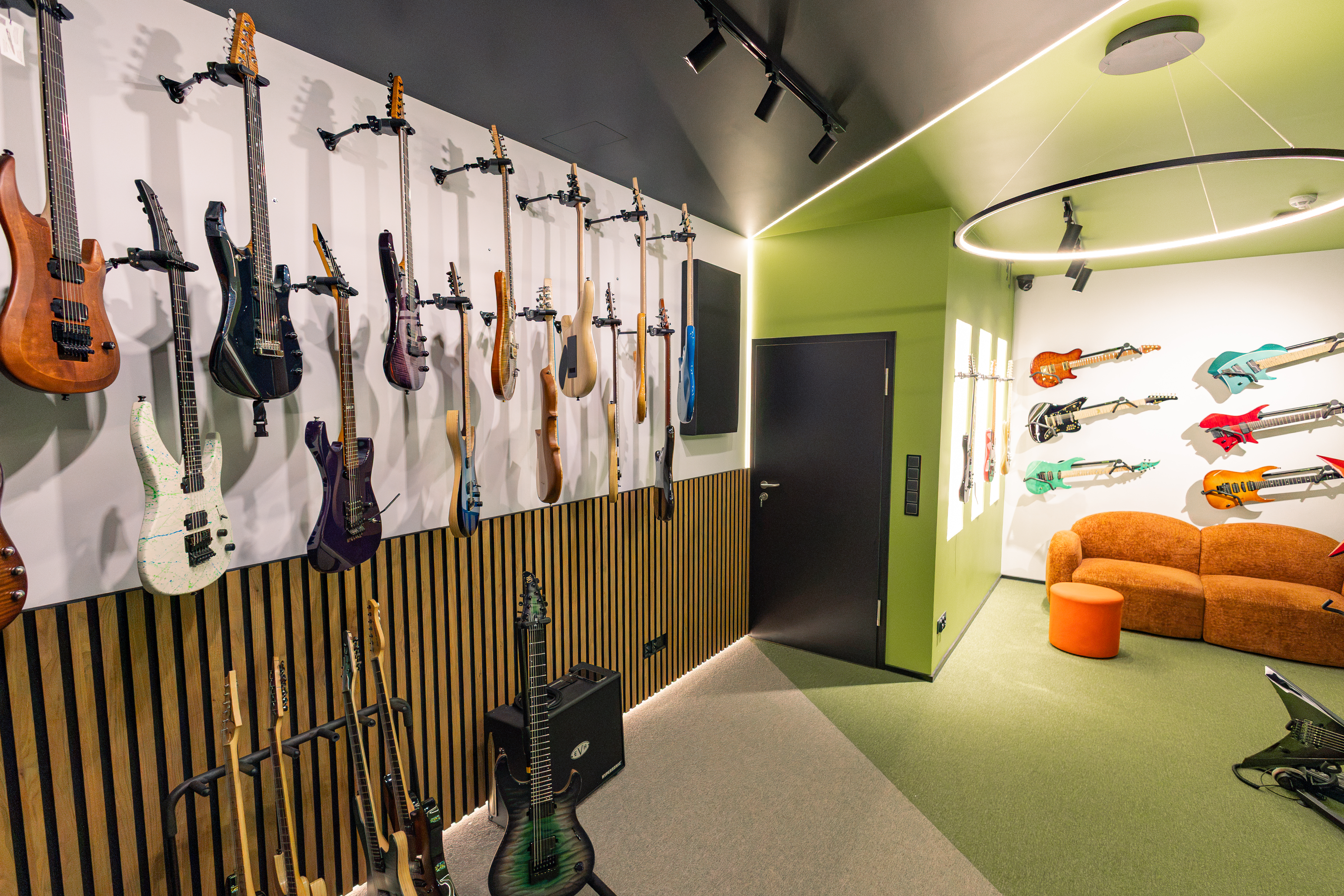 Very Nice Guitars showroom