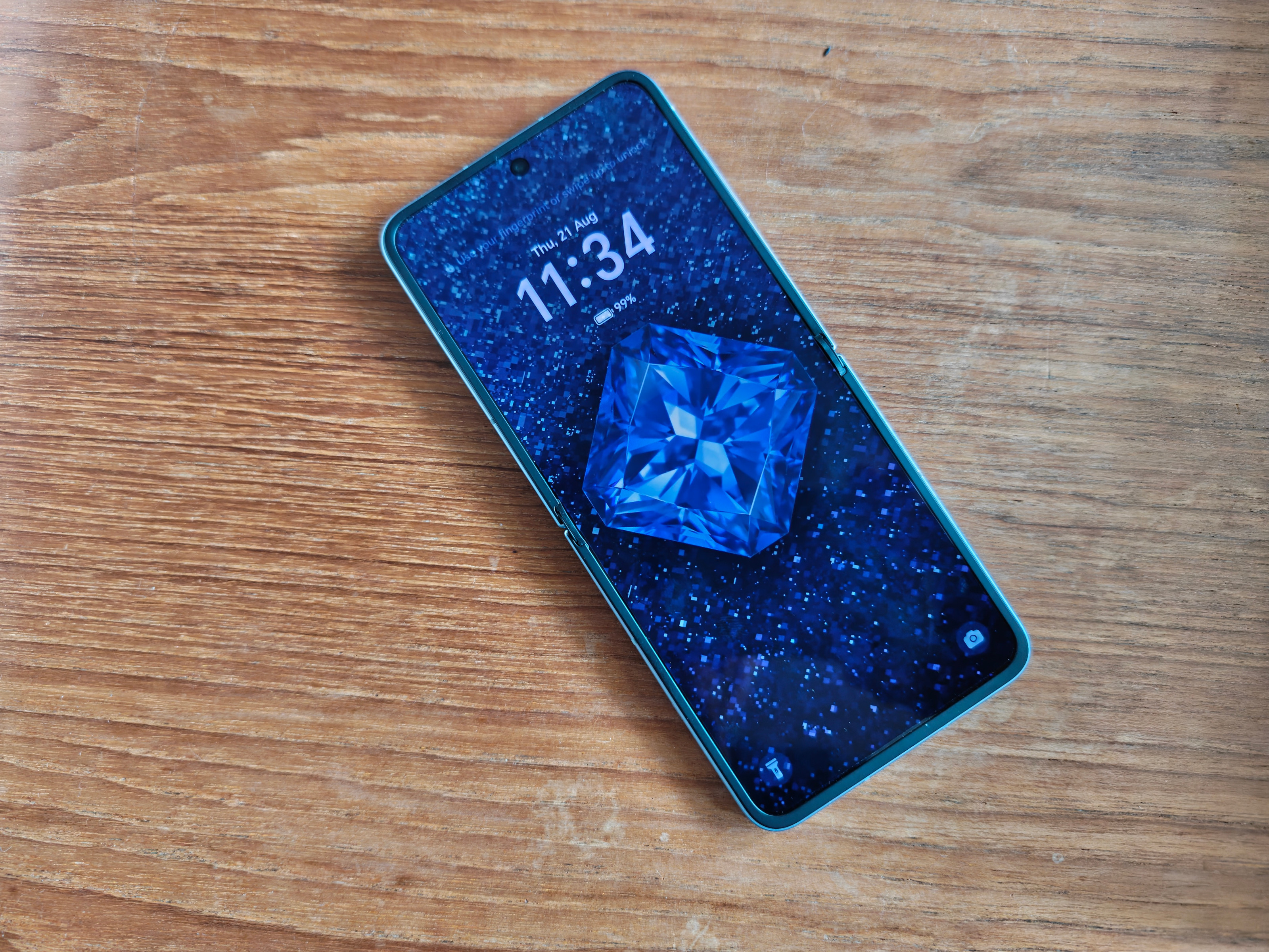 Honor Magic V Flip2 Jimmy Choo edition