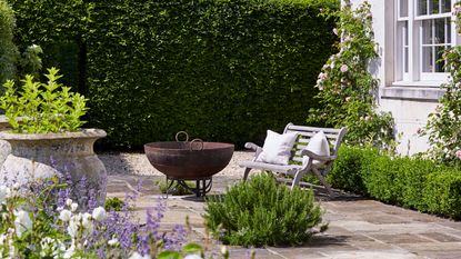 patio area with outdoor seating