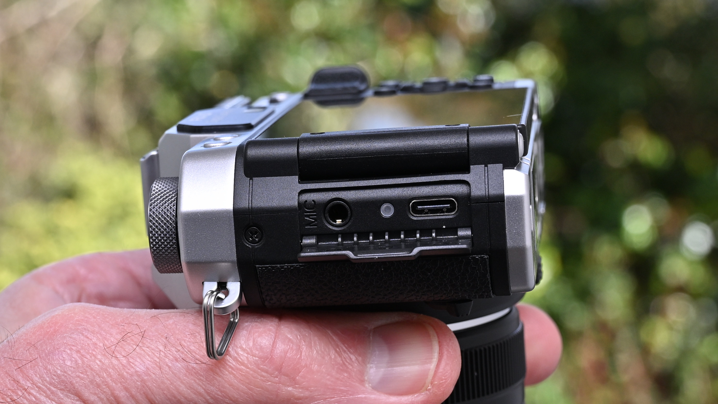 Yashica FX-D 300 product shot