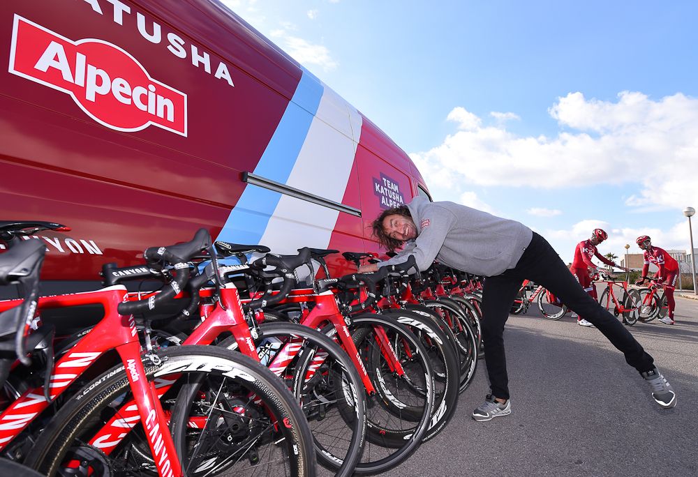 Giuseppe Desiderio gets the machines ready for a Katusha-Alpecin training ride