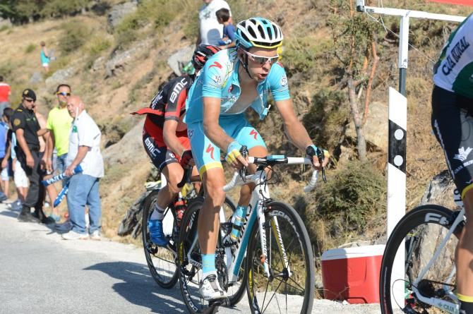 Tanel Kangert (Astana) heads toward the finish