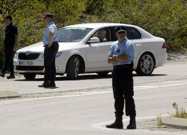 The car belonging to Johnny Schleck, father of Fr&auml;nk and Andy, was stopped and searched by French customs officers.