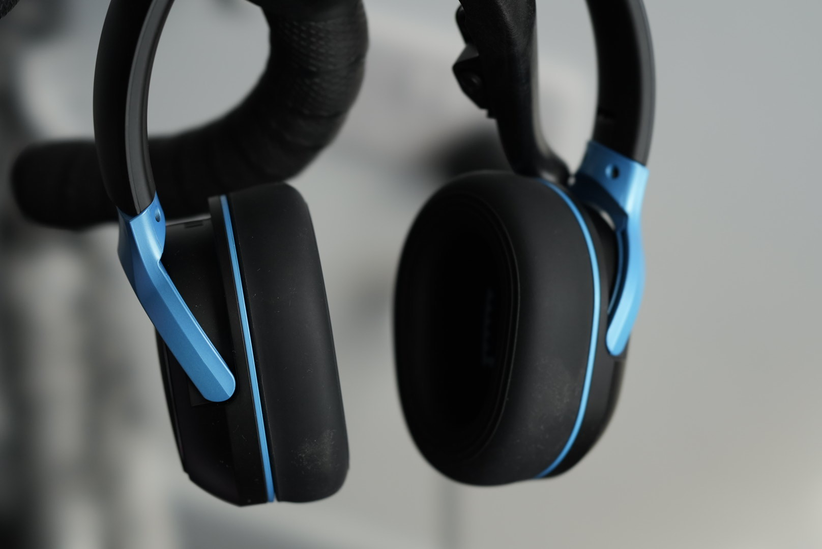 RIPT Ultra headphones hanging on a Mouv bike Turbo trainer