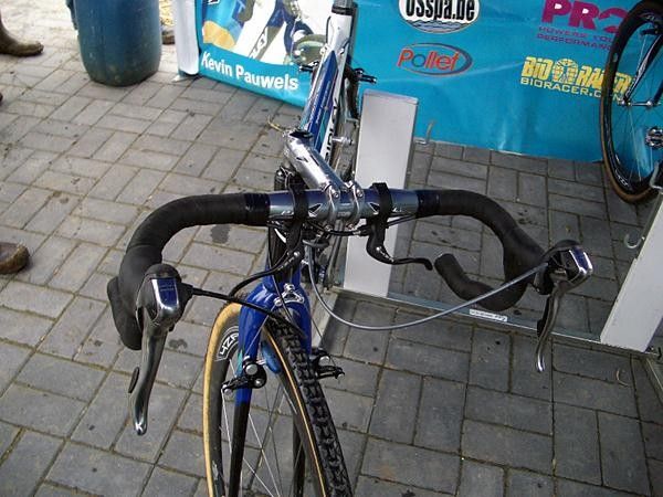 Brake levers on the tops of Kevin Pauwels' bars.