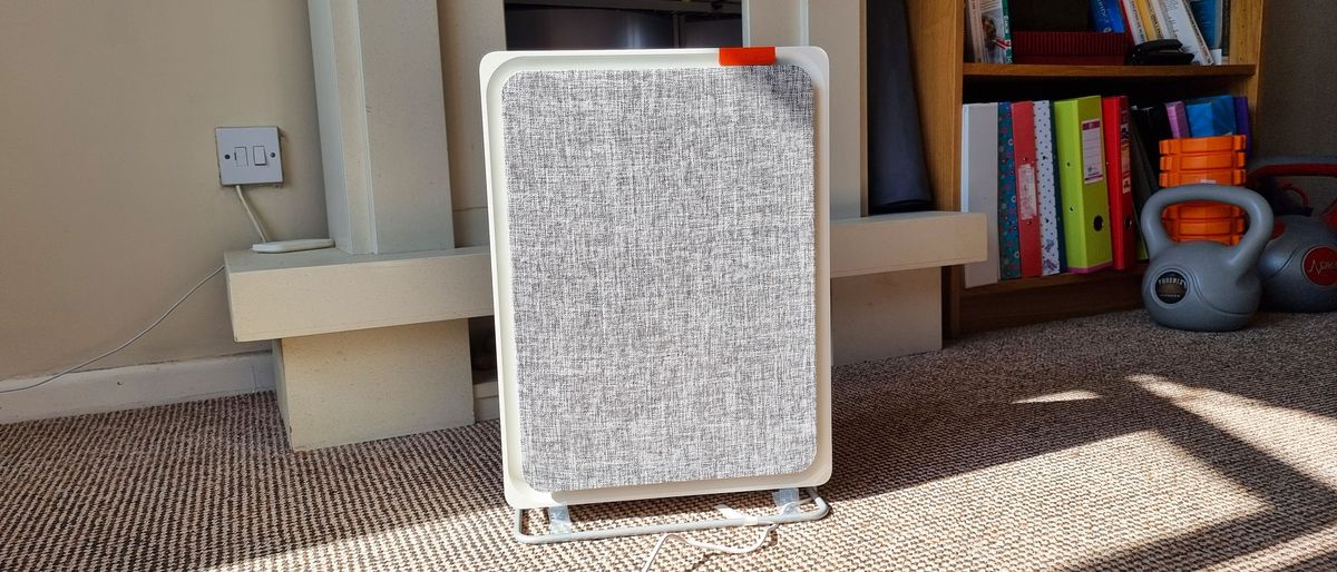 Smartmi Air Purifier E1 standing on a floor