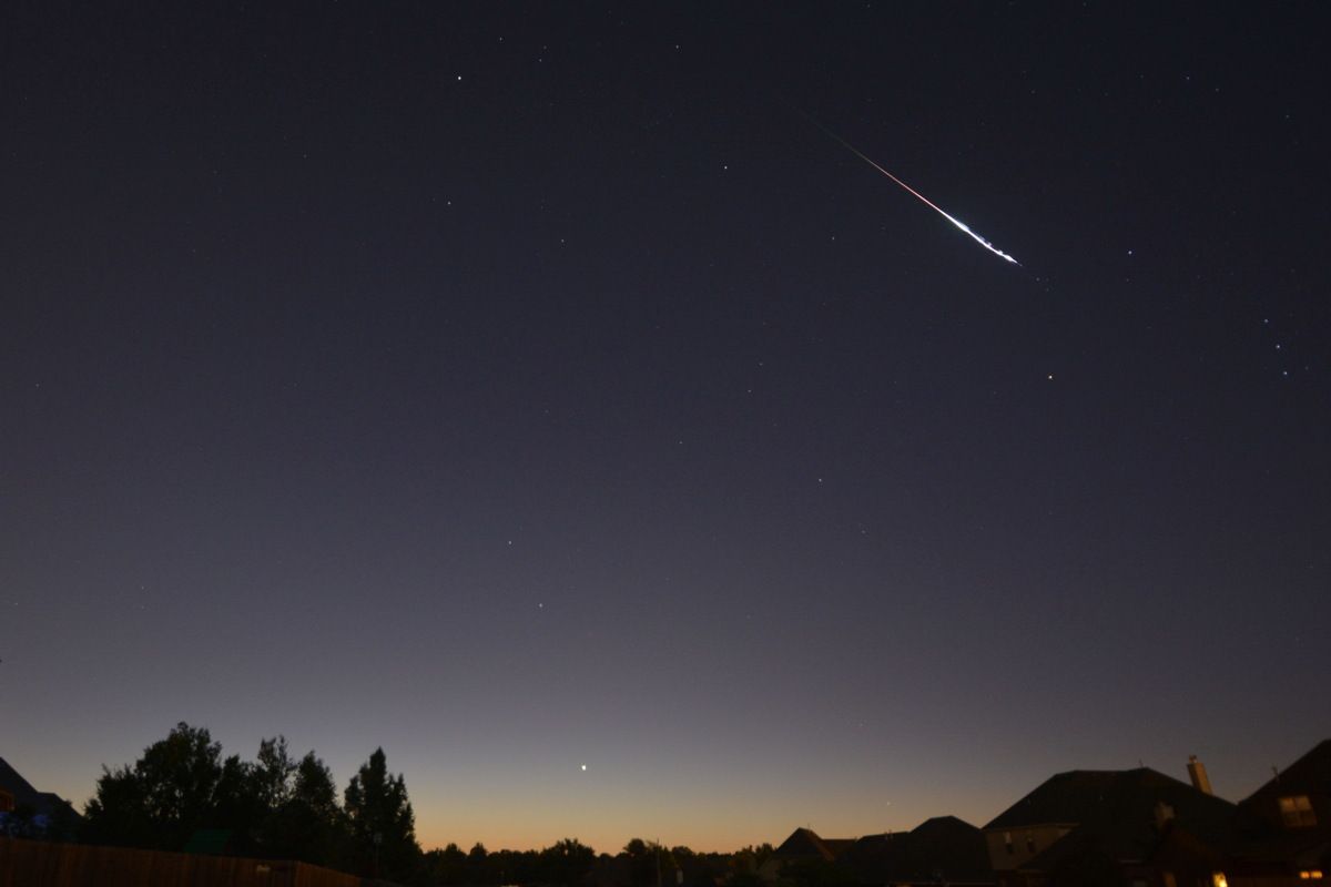 Stargazers' Ultimate Guide To The Perseid Meteor Shower - wlg75bf