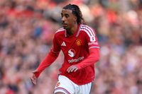 Leny Yoro in action for Manchester United