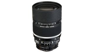 Nikon AF DC-Nikkor 135mm f/2D Lens