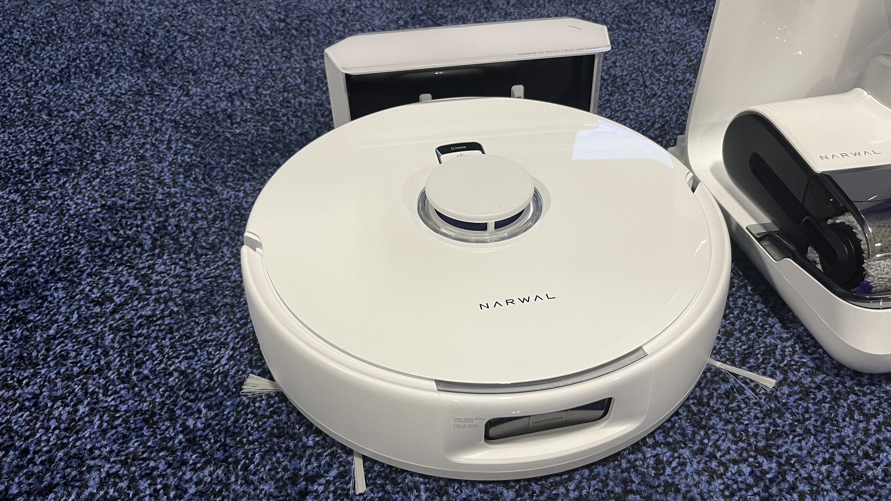 REVIEW: Narwal Robot Mop - At Home in the Future