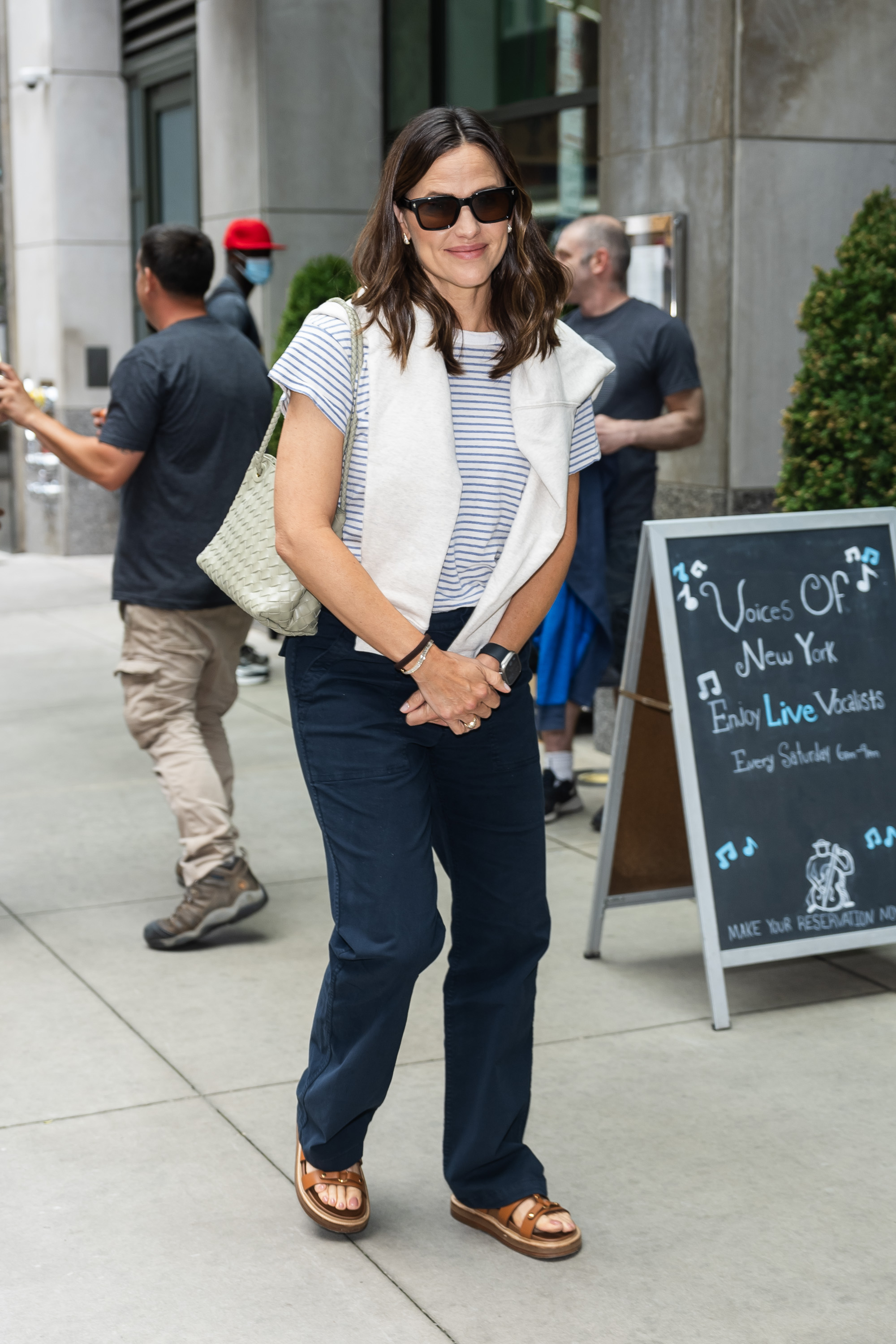 Jennifer Garner wore chunky Celine sandals in June 2024.